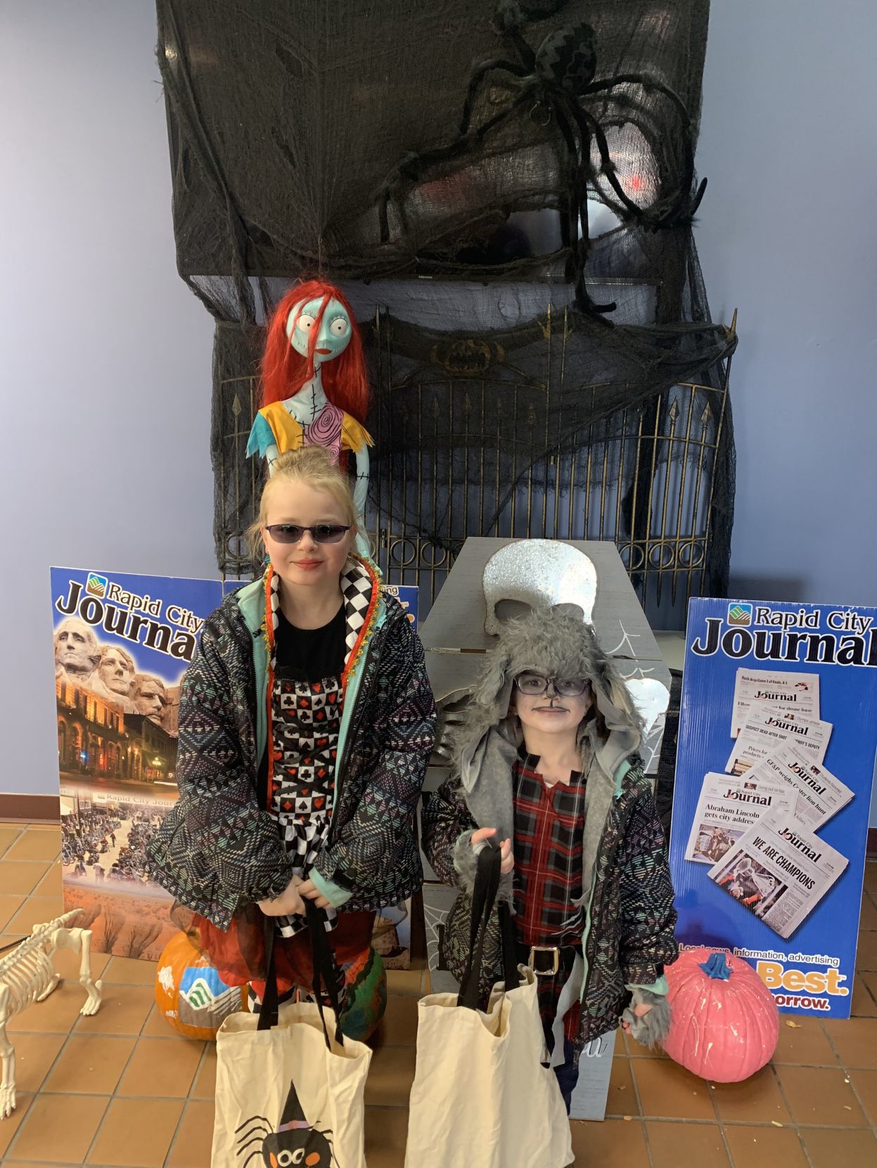Halloween Pictures to run in Thursday's paper 147.JPG